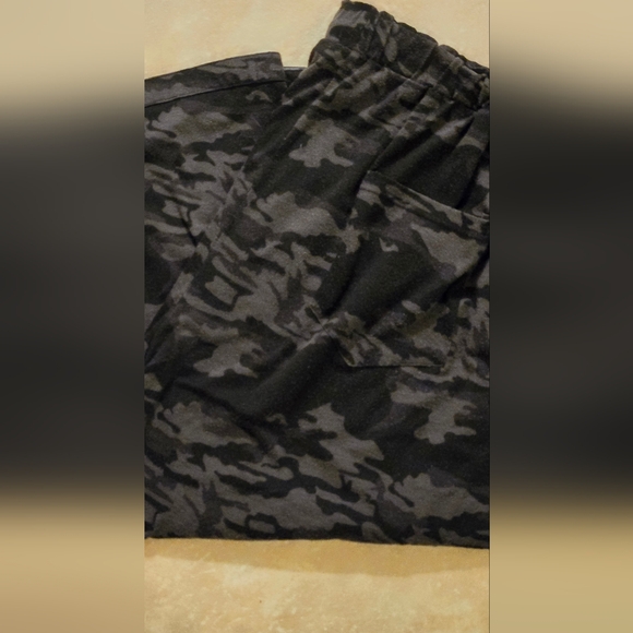 Amaryllis Camouflage Drawstring Pants Sz. 2X - Picture 3 of 4